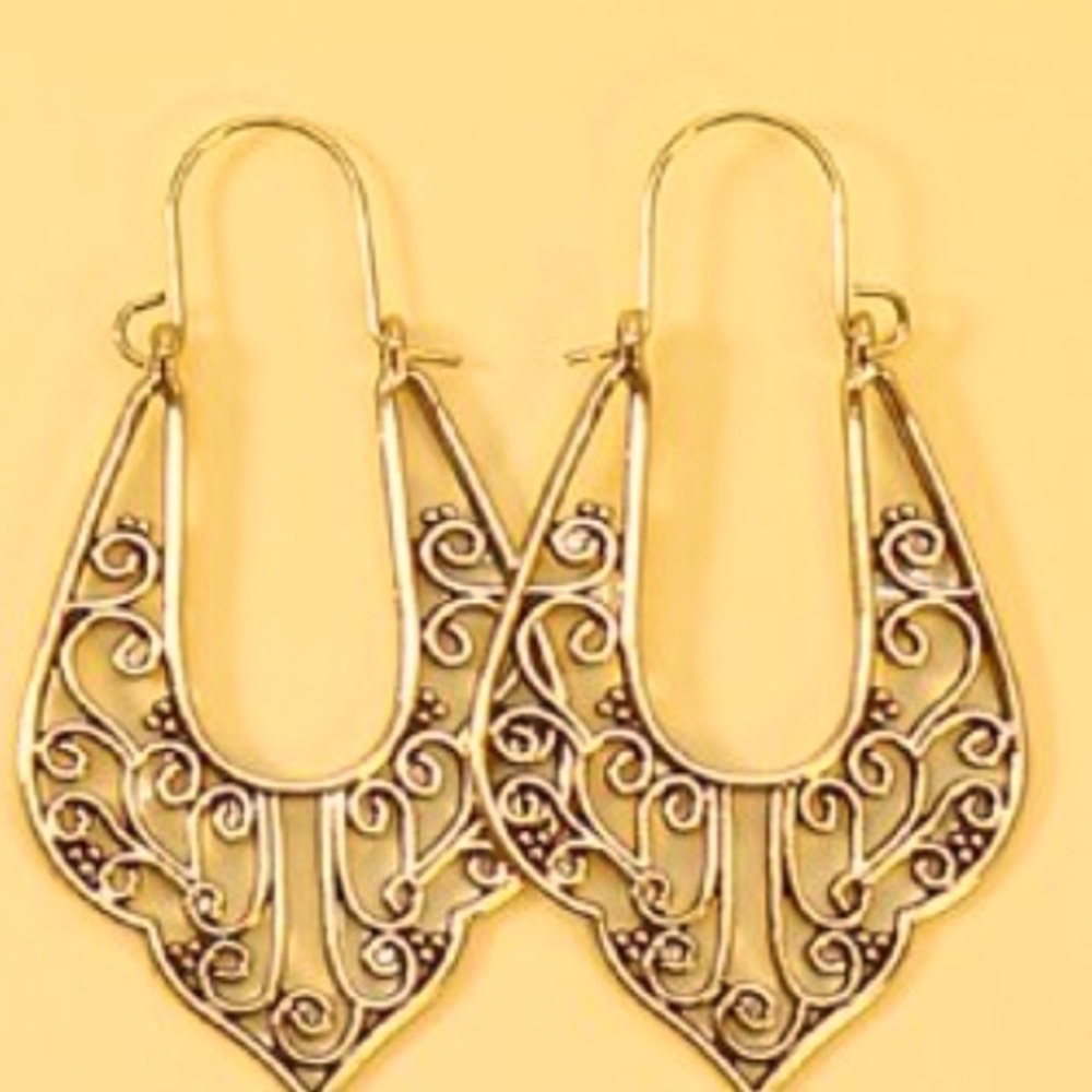 🌸2/$28 Or 🌺3/$33 Gold Boho Diamond Earrings